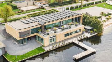 Een villa aan het water