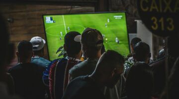 Mannen die het WK kijken
