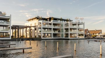 De woning aan de Loosdrechtse Plassen.