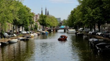 Een boot in Amsterdam