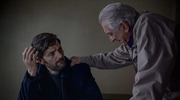 Robert de Niro en Adam Scott in 'The Whisper Man'