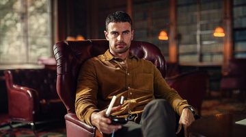 Theo James in 'The Gentlemen'