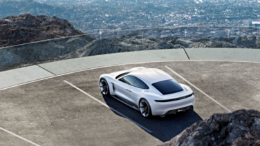 Porsche’s Mission E gaat de competitie aan met Tesla