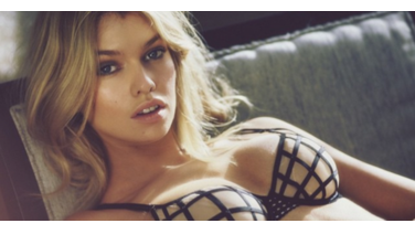 Instababe: Stella Maxwell