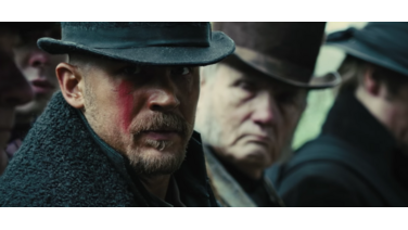 Trailer: de nieuwe serie ‘Taboo’ van Tom Hardy ziet er heel bruut uit