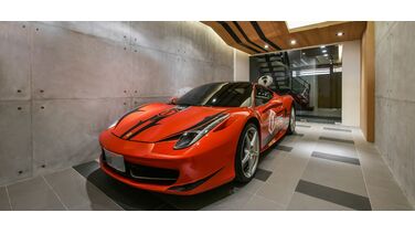 Parkeer jouw Ferrari in dit brute appartement in Taiwan