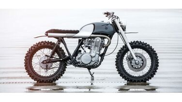 Yamaha SR500 omgetoverd tot simplistische scrambler