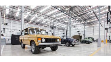 Binnen kijken bij: De Classic Works fabriek van Jaguar en Land Rover