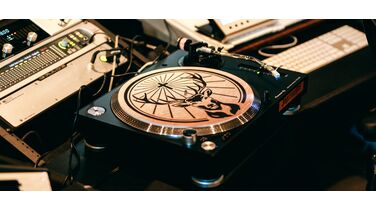 Jägermeister brengt een ode aan muziek en vinyl