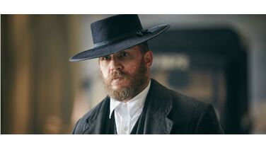 De eerste beelden van Fonzo, met Tom Hardy als Al Capone, zijn bekend