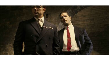 Tom Hardy kruipt in de rol van gangster Al Capone in Fonzo