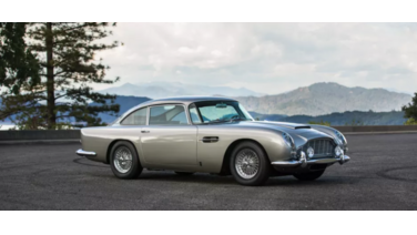 Deze indrukwekkende Aston Martin DB5 gaat binnenkort onder de hamer