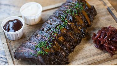 Spareribs in Amsterdam: bij deze restaurants kan jij het lekkerst kluiven