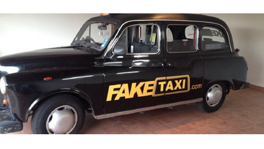 De originele ‘Fake Taxi’ voor een prikkie te koop aangeboden op eBay