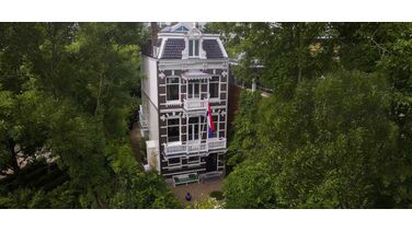 Te koop voor ruim €4 miljoen: een villa met het Vondelpark als achtertuin