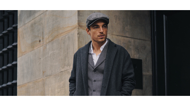 Peaky Blinders outfits in een nieuw jasje: zo rock jij ze deze lente