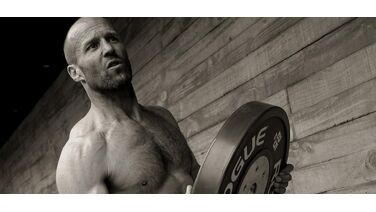 Het heftige 7-daagse workout schema van de 51-jarige Jason Statham