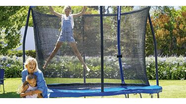 Aldi komt met spotgoedkope, grote trampoline met veiligheidsnet