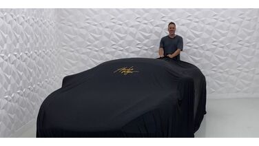 Rico Verhoeven geeft zijn oranje McLaren een dikke make-over met twee nieuwe kleuren