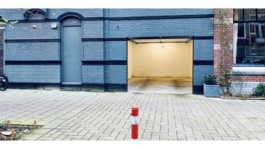 De allerduurste garage ter wereld staat nu te koop op Funda