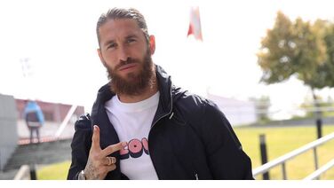 Sergio Ramos showt zijn tattoo skills met een dikke Rolex om zijn pols