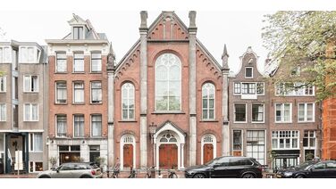 Funda droom: Amsterdamse kerk is vanbinnen een waanzinnig stijlvol pand