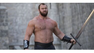 Bizarre transformatie: The Mountain uit Game of Thrones valt 50 kg af