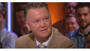 Deze gouden bak is de meest opvallende auto waarin Louis van Gaal heeft gereden