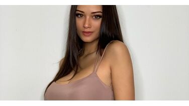 Keilah Kang bewijst waarom zij een van de populairste bikinimodellen ter wereld is