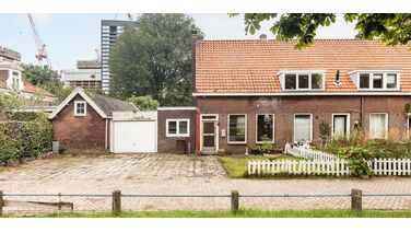 Te koop op Funda: deze vervallen woning in Amsterdam kost €1 miljoen