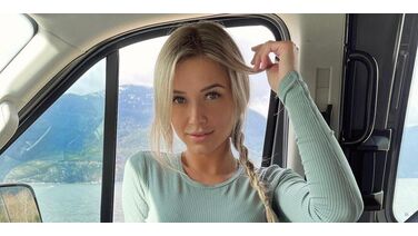 De blonde Franceska Fournier is schattig, uitdagend én een mega hit op Instagram