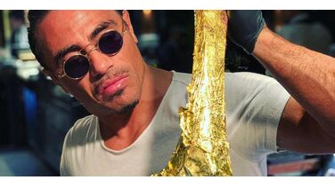 Hoe duur is de ‘Golden Tomahawk Steak’ van Salt Bae?