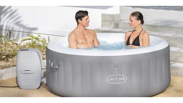 De Aldi verkoopt een spotgoedkope opblaasbare jacuzzi