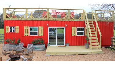 Man bouwt met slechts 2000 euro een container om tot een tiny house