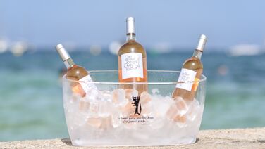 Deze rosé ga je heel de zomer op Ibiza zien