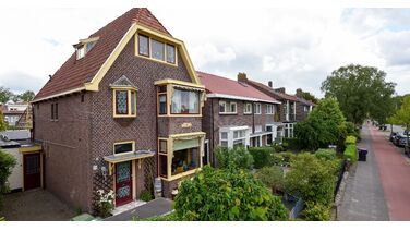 Deze woning in Leeuwarden doet vanbinnen pijn aan je ogen (Funda)