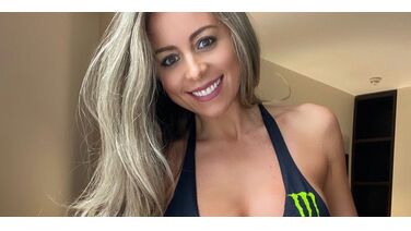 De beelden van ‘UFC Ring Girl’ Carly Baker gaan de wereld rond