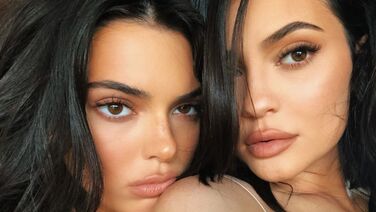 Kendall Jenner wenst haar volgers welterusten met topless video op Instagram