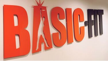 Wat is het vermogen van René Moos, de oprichter van Basic-Fit?