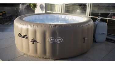 Lidl geeft 46% korting (!) op luxe jacuzzi voor 6 personen