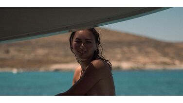 Nieuwe Instagram-foto’s van Puck Moonen in bikini vallen enorm in de smaak