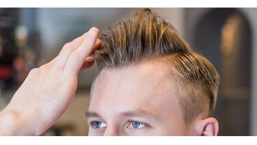 Styling hacks voor de man: hoe je perfect je haar kunt föhnen