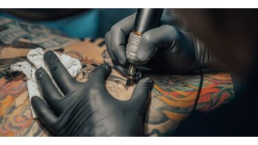 Tattoo verzorging: houd je inkt levendig en je huid gezond!