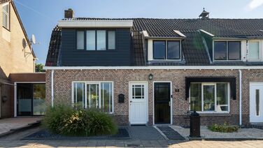 Funda koopje: luxe woning (mét zwembad) in Enschede kost slechts € 289.000