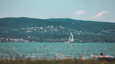 Ontsnappen met het hele gezin aan het Balatonmeer in Hongarije