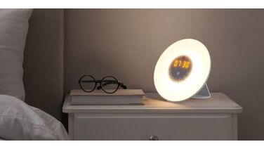 Nu bij de Action: spotgoedkope Wake-up Light wekker met bluetooth en LED-verlichting