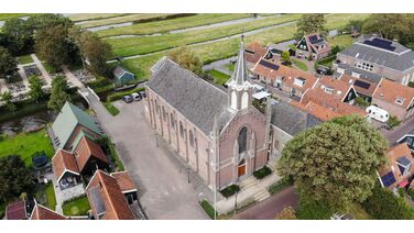 Funda vondst: reusachtige kerk (met pastorie) in de Rijp te koop voor € 800.000