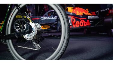 Red Bull komt met een gaaf apparaatje dat jouw fiets in een e-bike omtovert