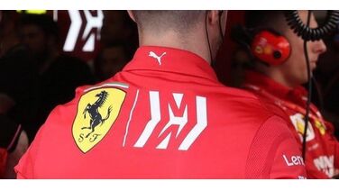 Lid van Ferrari-pitcrew heeft de beste tattoo voor iemand met zijn beroep