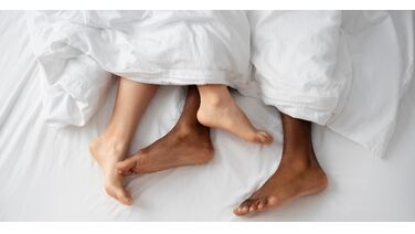 Dit vinden mannen de 5 meest irritante dingen die hun partners doen in bed